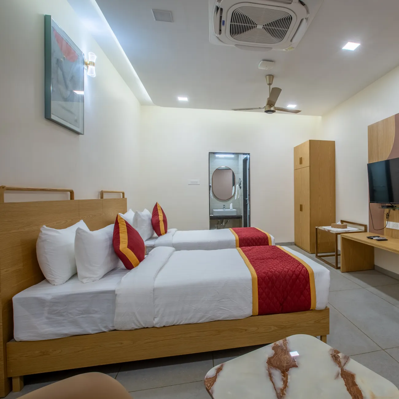 Deluxe Twin Rooms with twin bed comfort